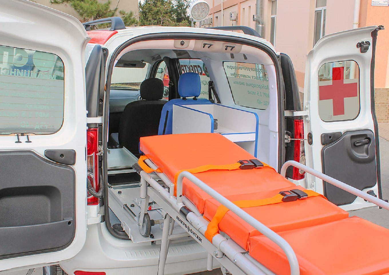 Особенности услуги перевозки лежачих больных