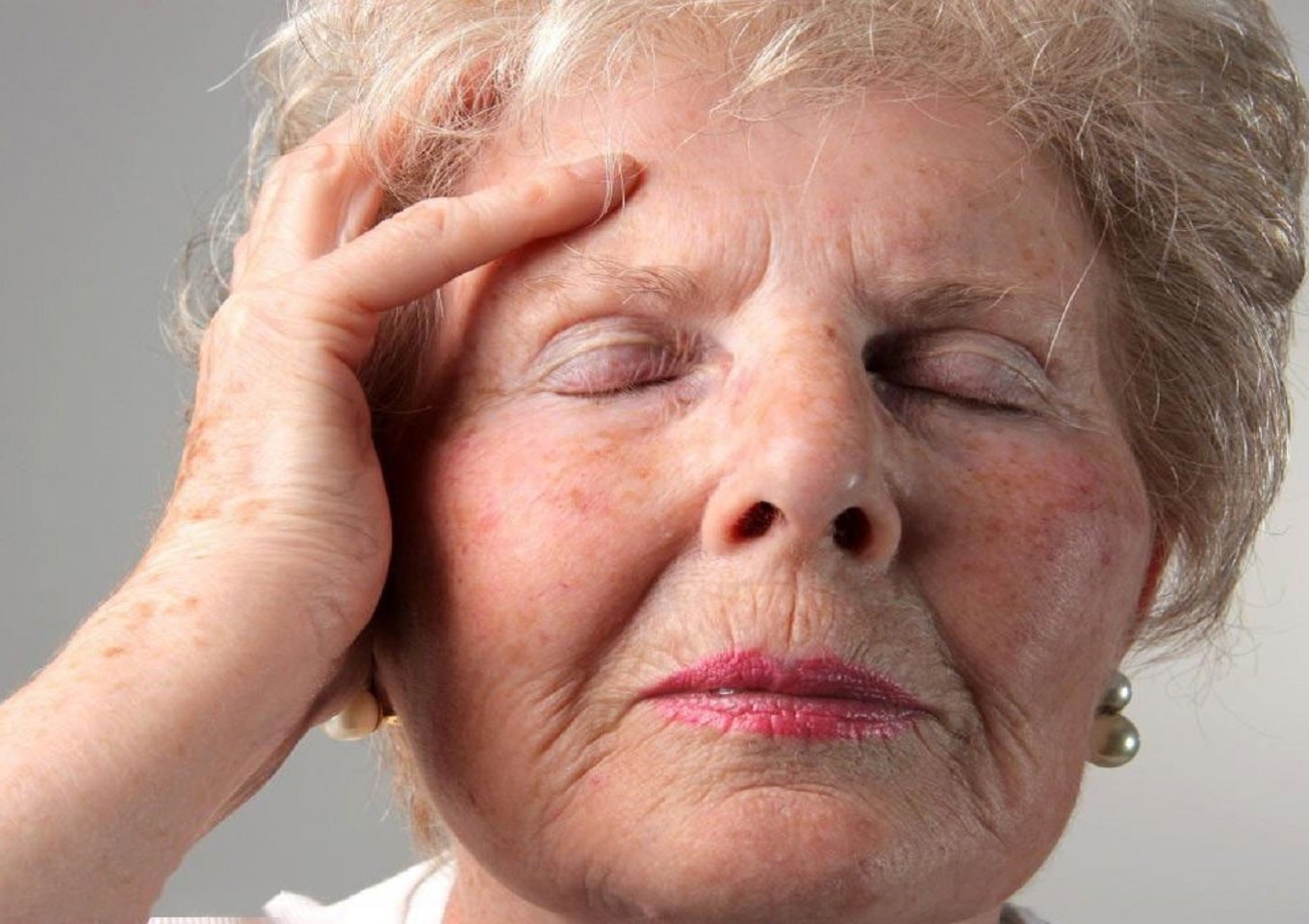 Что такое инсульт и как он влияет на пожилых людей?