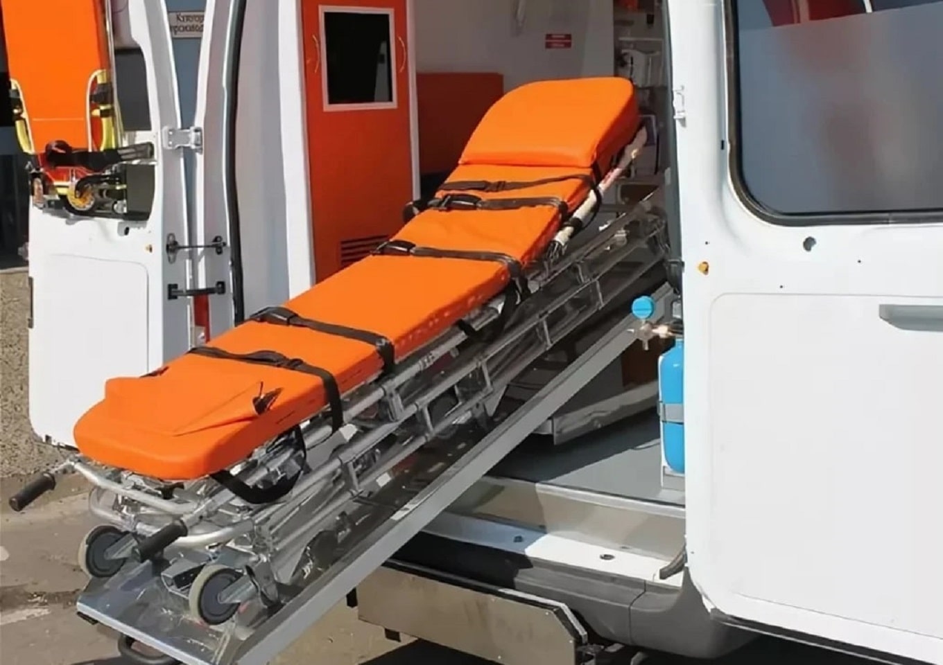 Преимущества наших услуг по перевозке лежачих больных